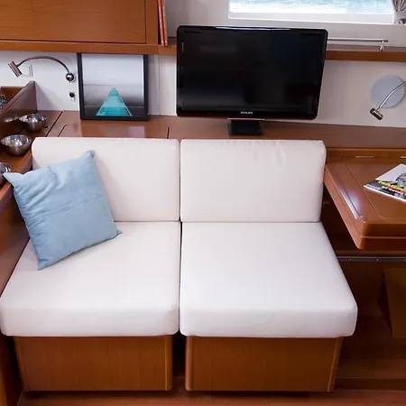 船屋 Boat In *