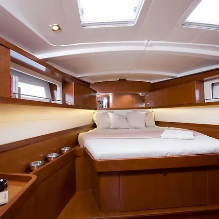 船屋 Boat In