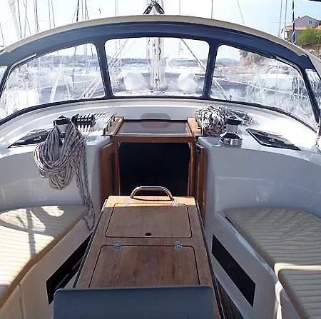 Boat In * 特罗吉尔