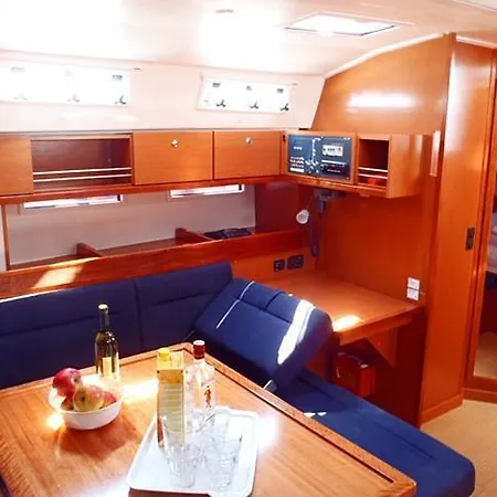 船屋 Boat In